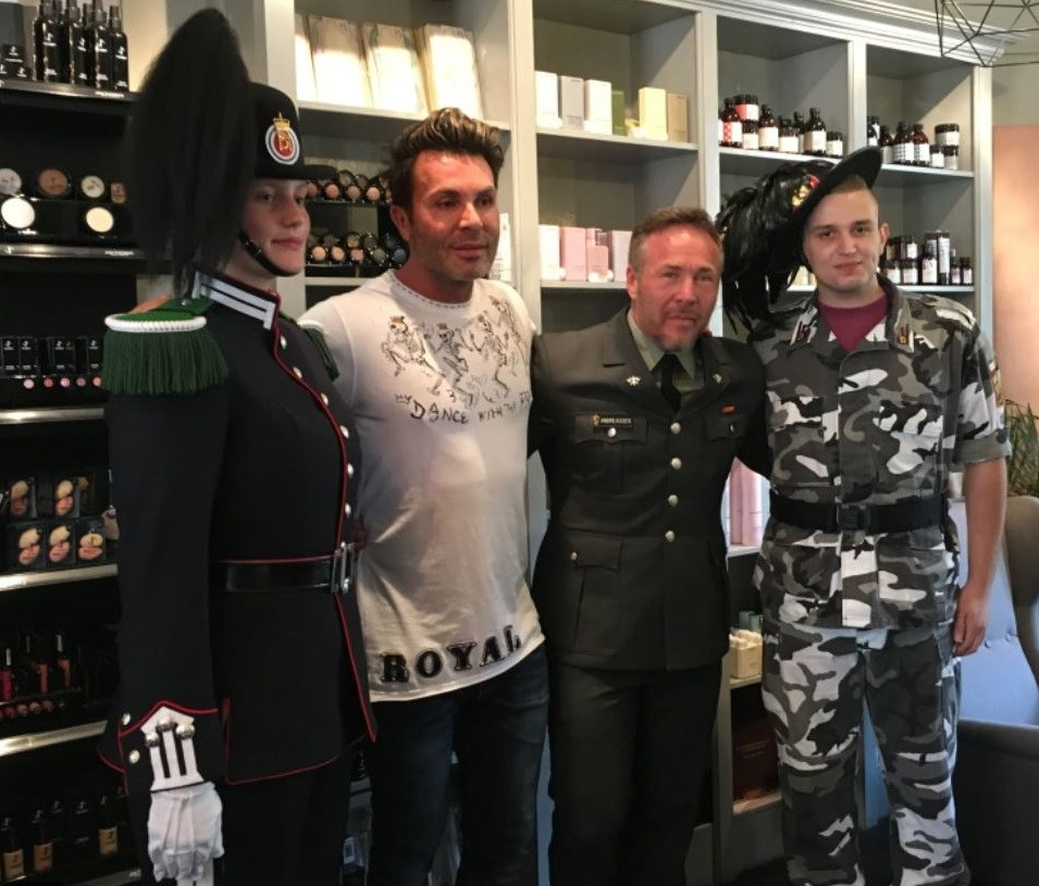 Click image for larger version  Name:	JanThomas.jpg Views:	2 Size:	184,3 KB ID:	1072153